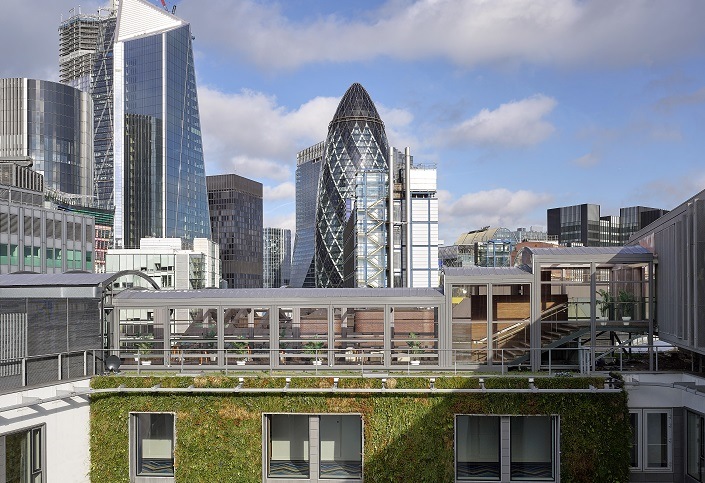 Double Tree Hilton Tower of London Rooftop Bar