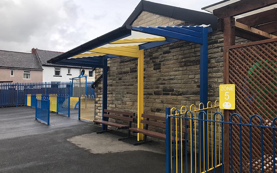 parent waiting shelter